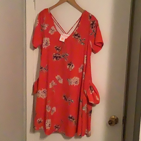 Motto Floral V-Neck Pocket Dress - Picture 6 of 7